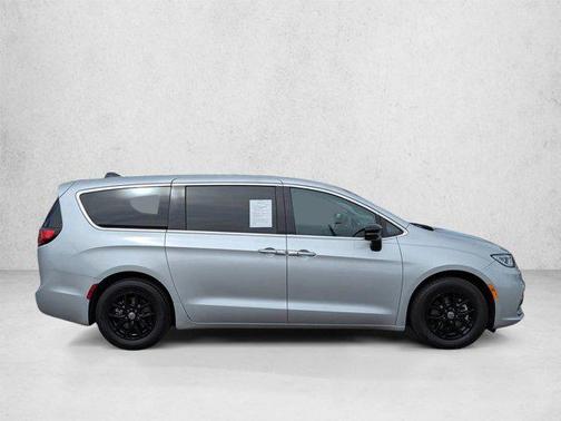 Silver Mist Clearcoat 2024 Chrysler Pacifica Touring L
