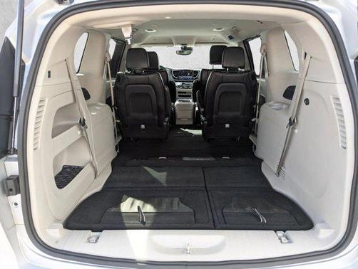 Silver Mist Clearcoat 2024 Chrysler Pacifica Touring L