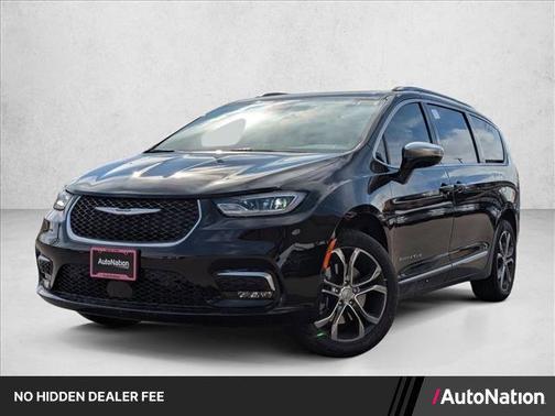Diamond Black Crystal Pearlcoat 2026 Chrysler Pacifica L