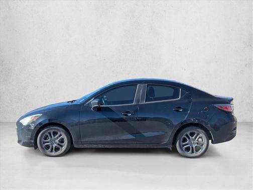 2019 Toyota Yaris Sedan LE
