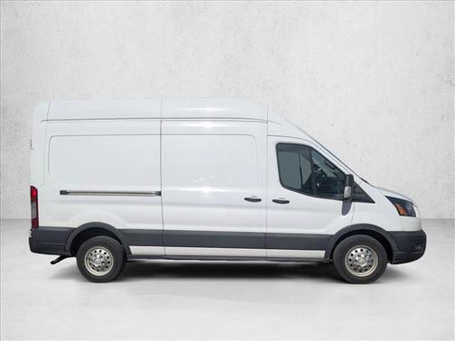 2022 Ford Transit-250 Base