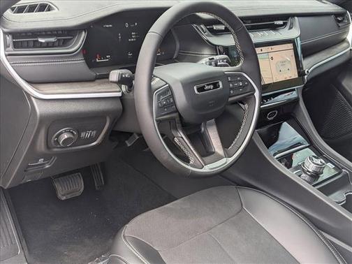 Bright White Clearcoat 2026 Jeep Grand Cherokee Altitude