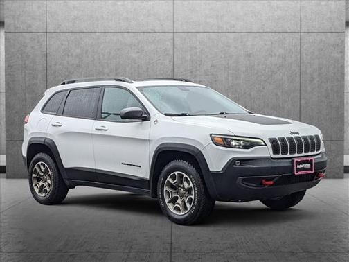 Photo 3 of 25 of 2020 Jeep Cherokee Trailhawk