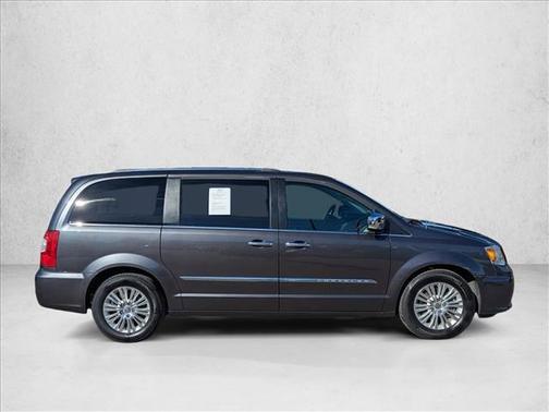2016 Chrysler Town & Country Limited
