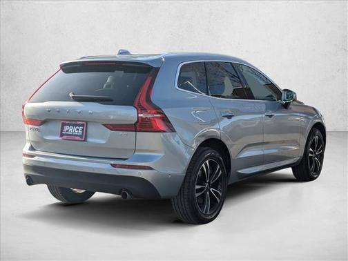 2018 Volvo XC60 Recharge Plug-In Hybrid T8 Momentum