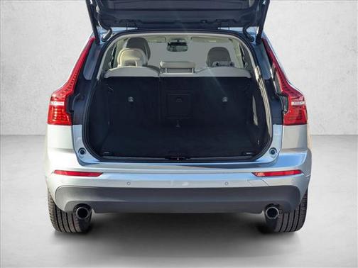 2018 Volvo XC60 Recharge Plug-In Hybrid T8 Momentum