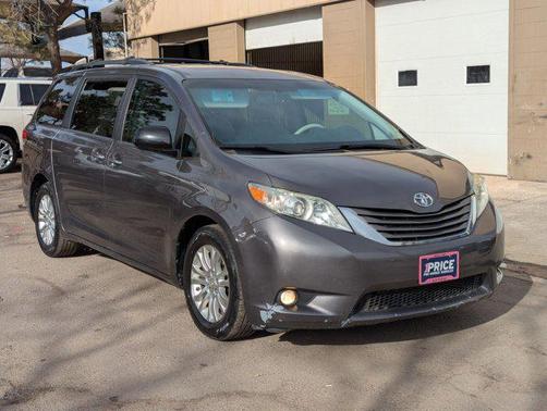 2011 Toyota Sienna XLE