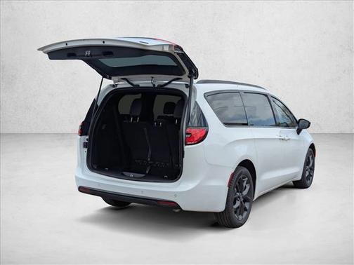 Bright White Clearcoat 2026 Chrysler Pacifica L