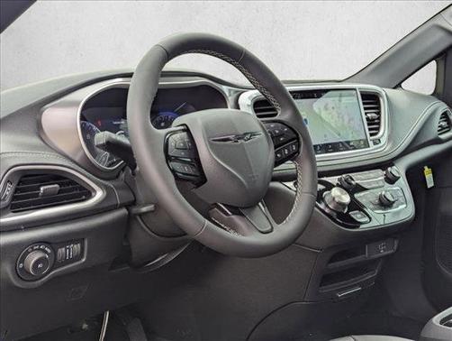 Bright White Clearcoat 2026 Chrysler Pacifica L