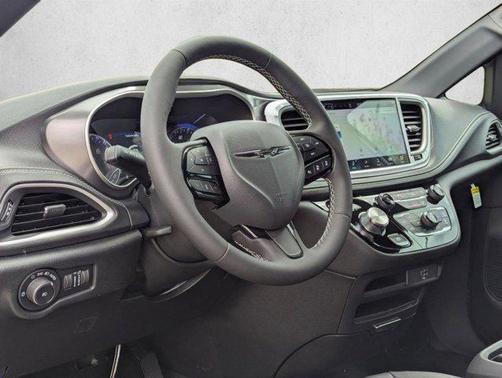 Bright White Clearcoat 2026 Chrysler Pacifica L