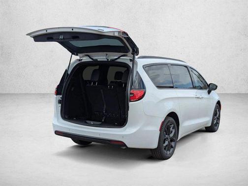 Bright White Clearcoat 2026 Chrysler Pacifica L