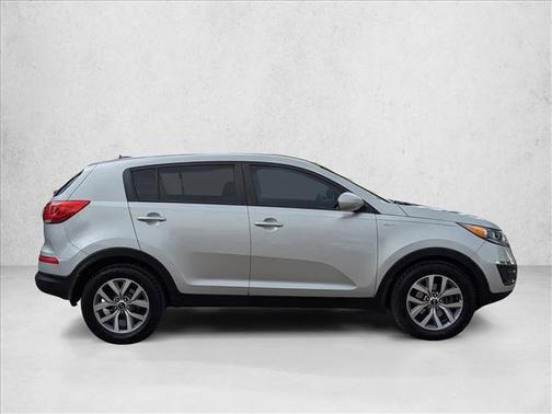 Bright Silver 2016 Kia Sportage LX