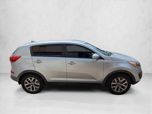 Bright Silver 2016 Kia Sportage LX