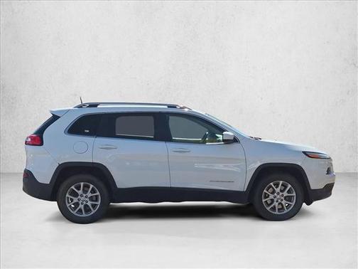 Bright White Clearcoat 2016 Jeep Cherokee Latitude