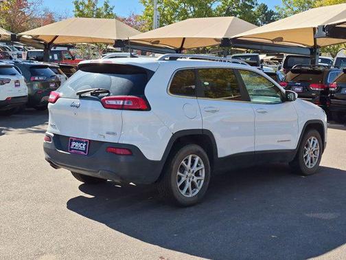 Bright White Clearcoat 2016 Jeep Cherokee Latitude