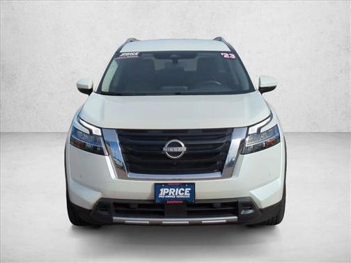 Pearl White Tricoat 2023 Nissan Pathfinder SL 4WD