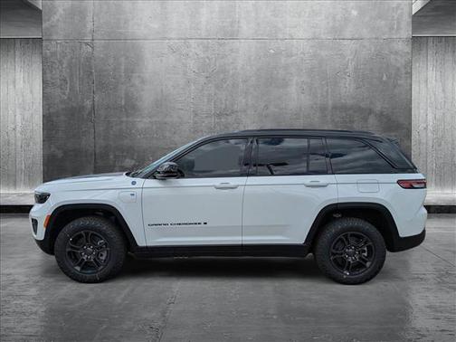2025 Jeep Grand Cherokee 4xe Trailhawk