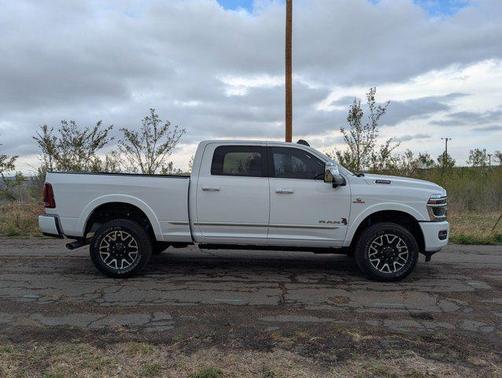 Bright White Clearcoat 2025 RAM 2500 Limited Crew Cab 4x4 6'4' Box