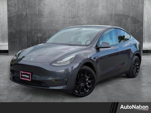 2022 Tesla Model Y Long Range Dual Motor All-Wheel Drive