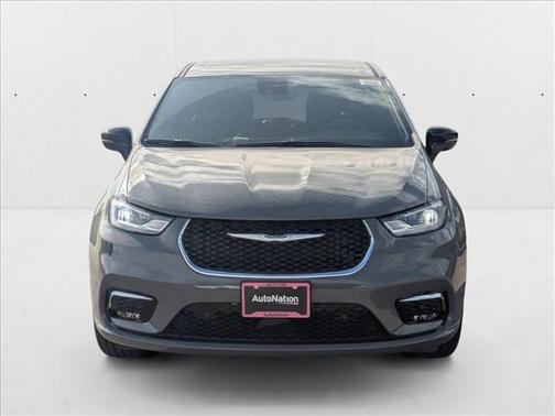 2025 Chrysler Pacifica L