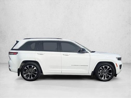 2022 Jeep Grand Cherokee Overland