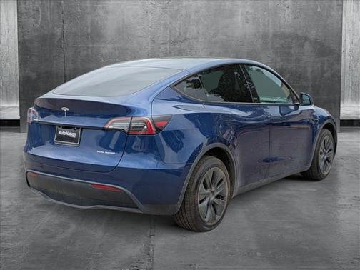 2024 Tesla Model Y Long Range Dual Motor All-Wheel Drive