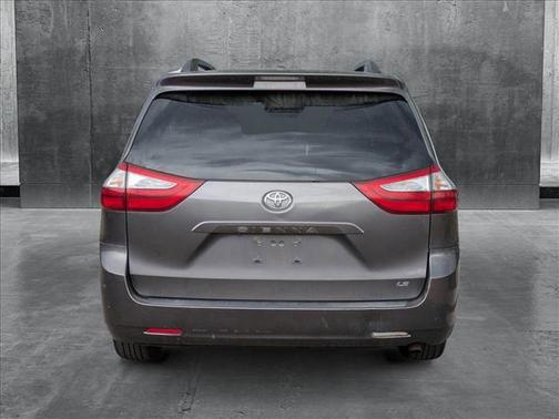 2015 Toyota Sienna LE