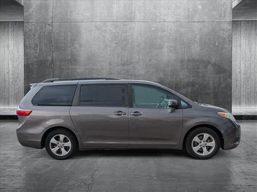 2015 Toyota Sienna LE