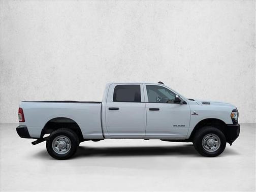 2022 RAM 2500 Tradesman Crew Cab 4x4 6'4' Box