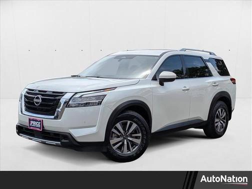 2023 Nissan Pathfinder SL 4WD