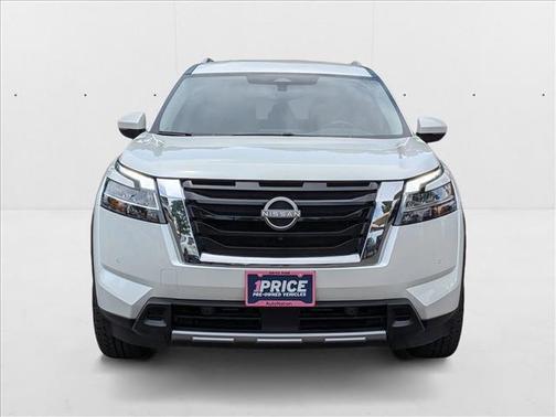 2023 Nissan Pathfinder SL 4WD