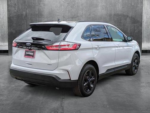 2021 Ford Edge SE