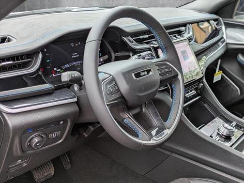 2025 Jeep Grand Cherokee 4xe Trailhawk