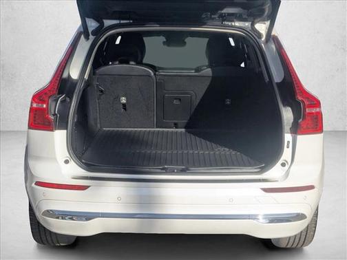 2022 Volvo XC60 Recharge Plug-In Hybrid T8 Inscription Expression