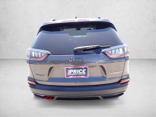 Granite Crystal Metallic Clearcoat 2021 Jeep Cherokee Trailhawk