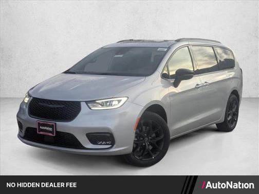 Silver Mist Clearcoat 2026 Chrysler Pacifica Limited