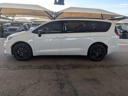 2026 Chrysler Pacifica L