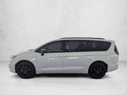 Bright White Clearcoat 2026 Chrysler Pacifica L