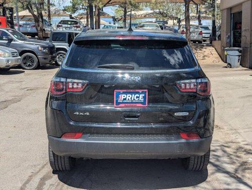 Diamond Black Crystal Pearlcoat 2023 Jeep Compass Latitude