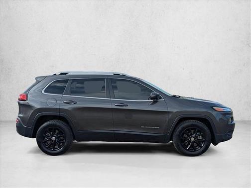 Granite Crystal Metallic Clearcoat 2017 Jeep Cherokee Latitude