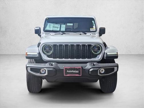 Bright White Clearcoat 2026 Jeep Gladiator Sahara 4x4