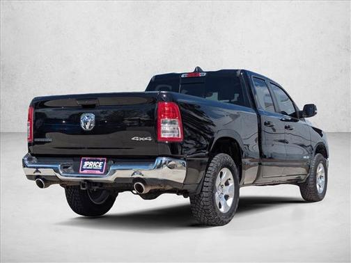 Diamond Black Crystal Pearlcoat 2022 RAM 1500 Big Horn/Lone Star