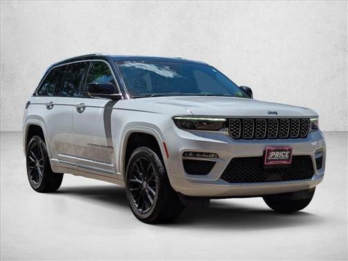 Bright White Clearcoat 2023 Jeep Grand Cherokee Summit