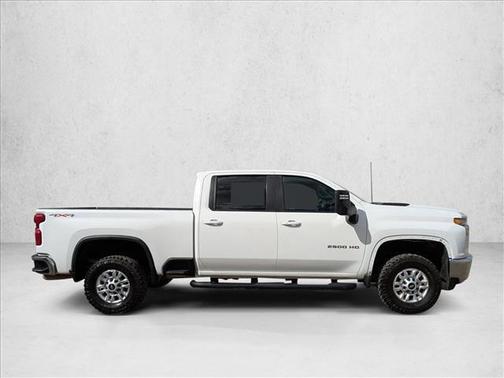 Summit White 2022 Chevrolet Silverado 2500 LT