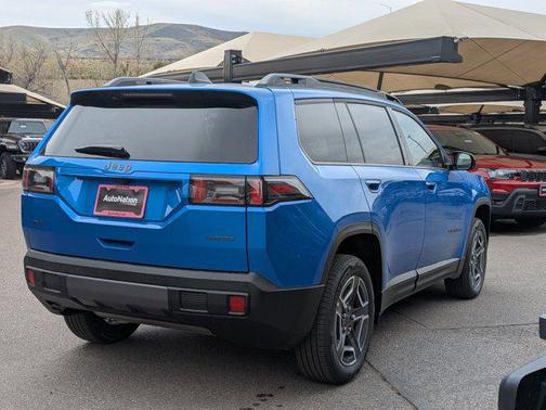 Hydro Blue Pearlcoat 2026 Jeep Cherokee Laredo 4x4