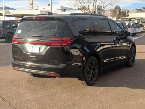 2026 Chrysler Pacifica Limited