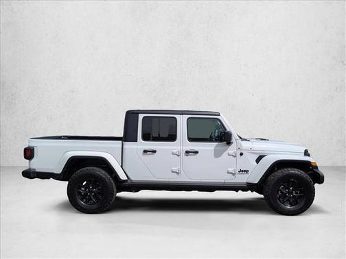 Bright White Clearcoat 2022 Jeep Gladiator Altitude 4x4