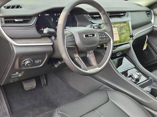 Sting-Gray Clearcoat 2027 Jeep Grand Cherokee Limited