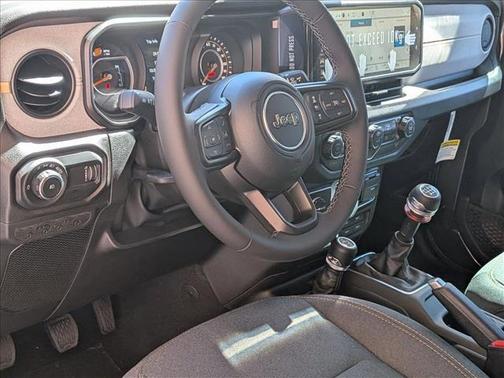 Granite Crystal Metallic Clearcoat 2026 Jeep Wrangler Willys