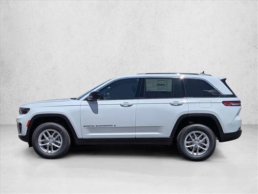 Bright White Clearcoat 2026 Jeep Grand Cherokee Laredo